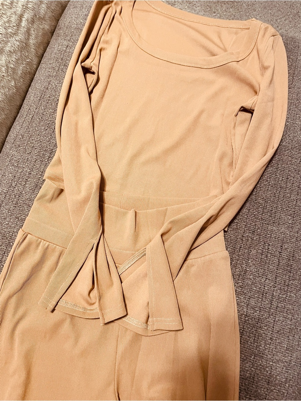 Women's Two-Piece Long Sleeve Crop Top & High-Waist Pants Set — Tan/Camel - Picture 3 of 5